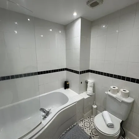 Modern 1-bed In